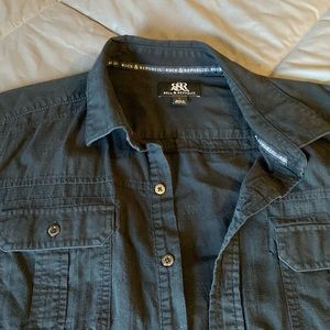 Men’s L black short sleeve button down shirt Rock & Republic